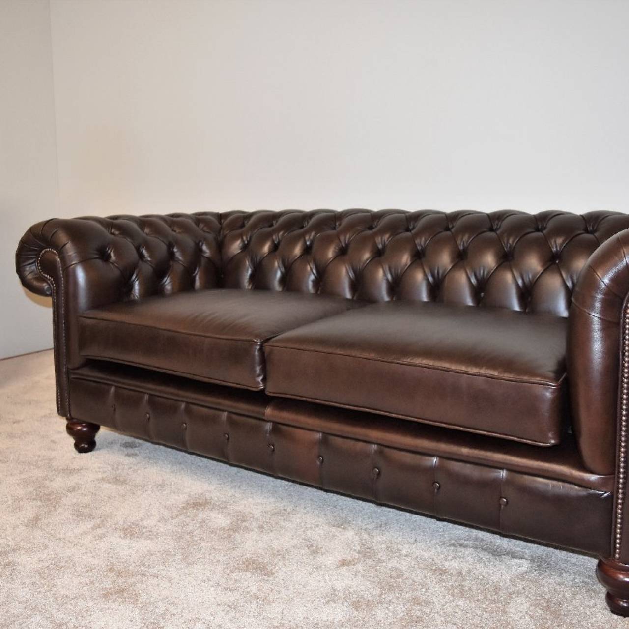 Chesterfield Raleigh 3er-Sofa in Leder Old English Smoke