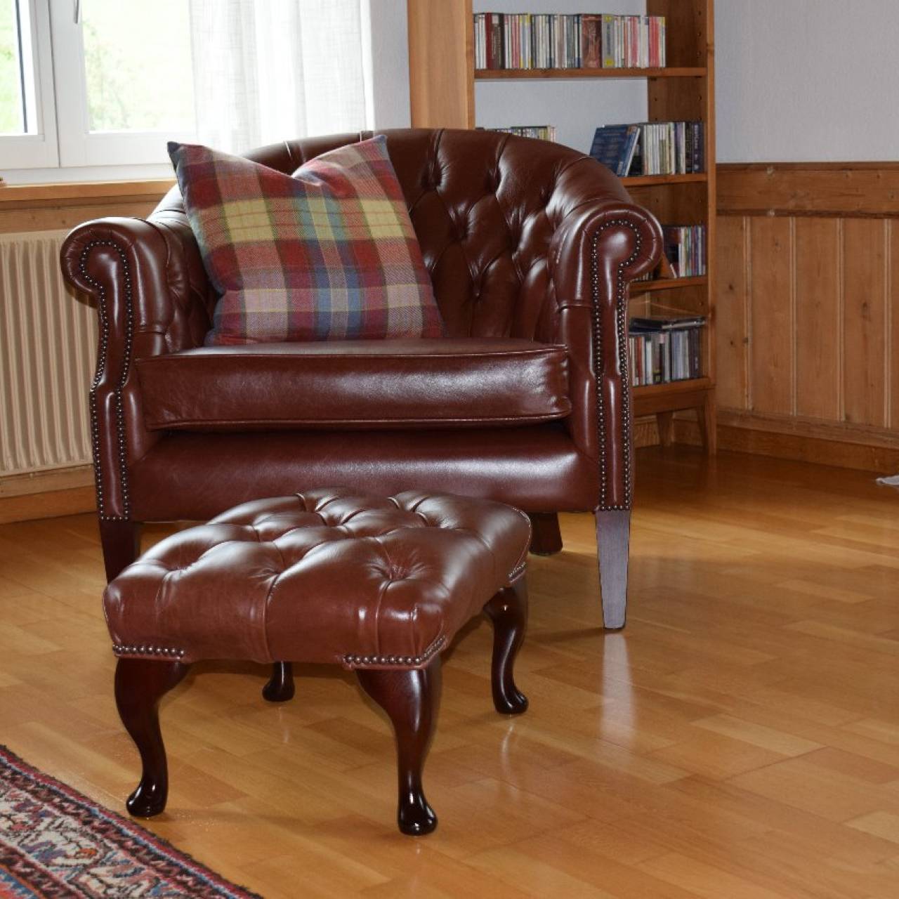 Special Chesterfield Shelly Tub Chair in Old English Chestnut