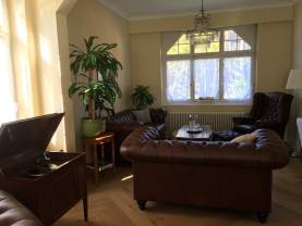 Allingham 2er und Darwin Chair in Highland Hazel