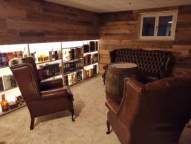 Chesterfield Hochlehner Sofa und Sessel in der Whisky Lounge