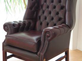 Ohrensessel Darwin Chair mit H-Rahmen, Antique Red