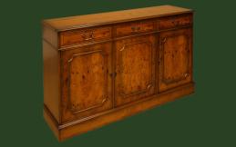 Regency Sideboard
mit 3 Türen